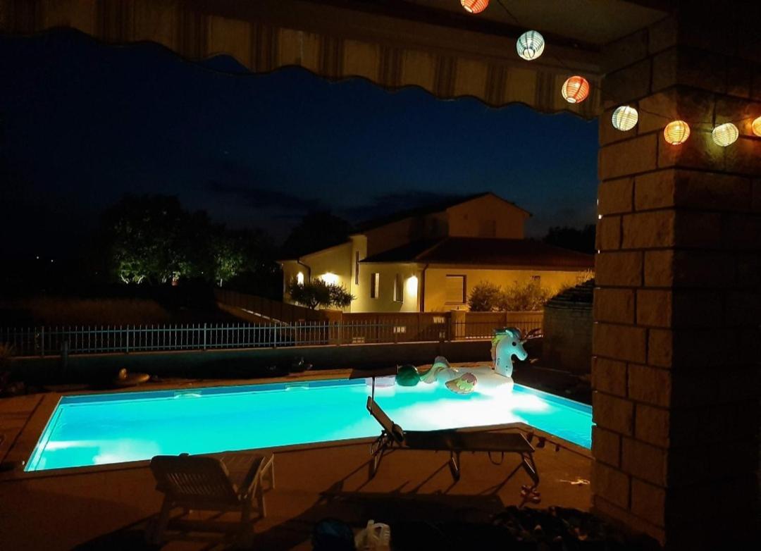 Nice, Cosy Studio Apartment With Shared Outdoor Pool Banjole Eksteriør billede