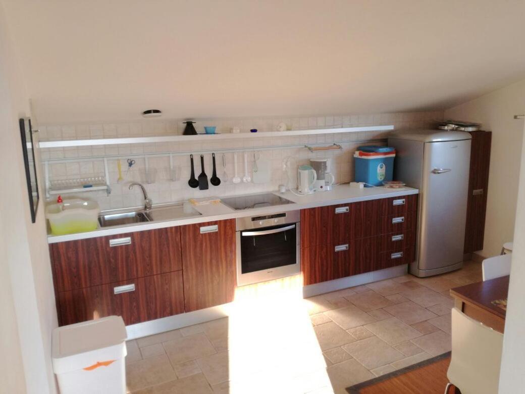 Nice, Cosy Studio Apartment With Shared Outdoor Pool Banjole Eksteriør billede